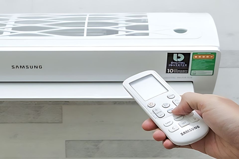 Máy lạnh bị chớp đèn xanh 4