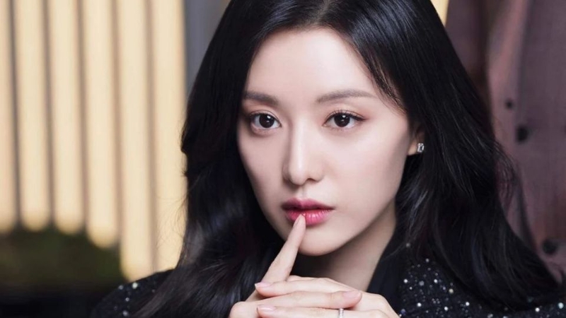 Kim Ji Won 1