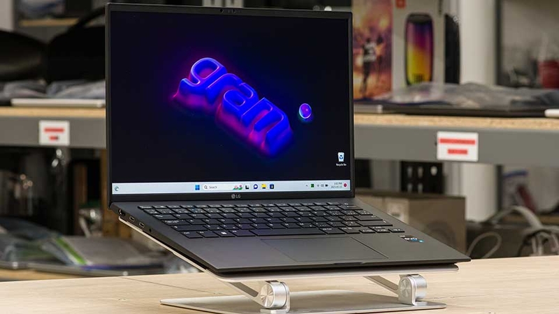 Nên mua LG Gram 15 hay MacBook Air M4 - 03