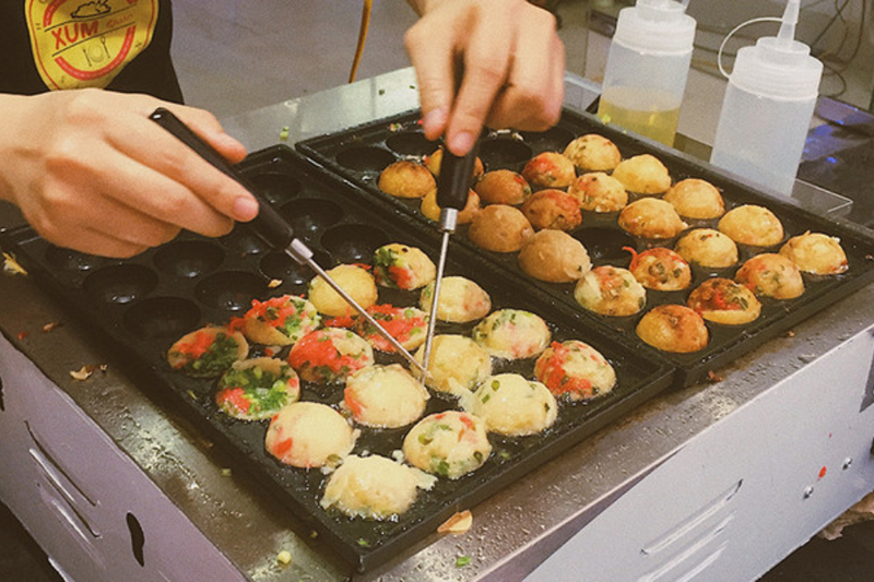 Làm bánh Takoyaki