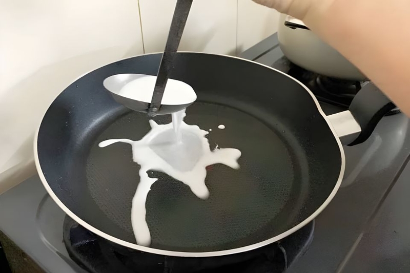 Chuẩn bị sẵn bánh ướt