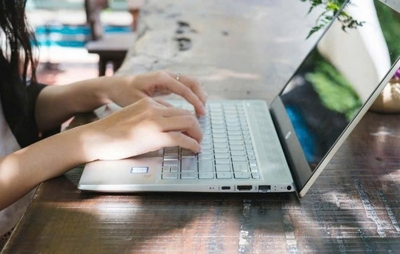Laptop 10 triệu 2026 ảnh 2