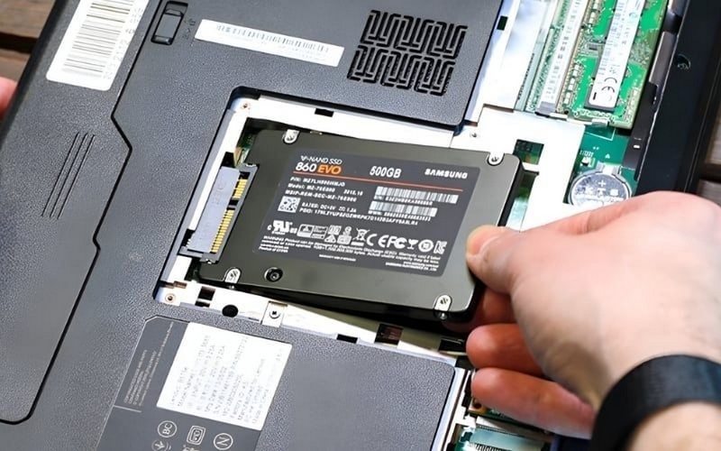 Laptop gắn được bao nhiêu ổ cứng ảnh 3
