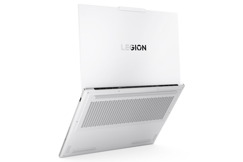 Lenovo-Gaming-Legion-7-16IAX10-11.jpg