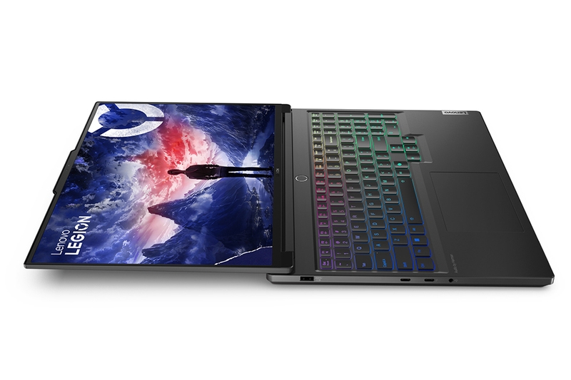Lenovo-Gaming-Legion-7-16IRX9-4.jpg