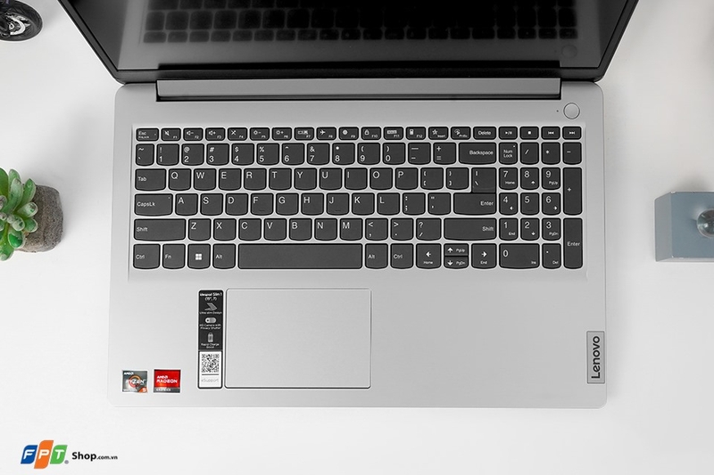 Lenovo-IdeaPad-1-15ALC7-fpt-9.jpg