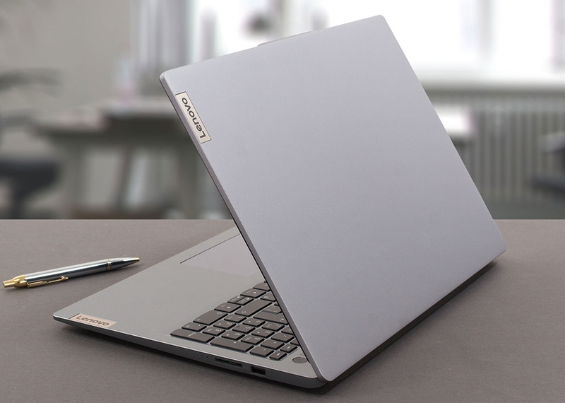 Đánh giá Lenovo Slim 3 15ABR8 - 03