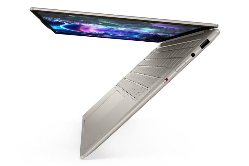 Lenovo-Yoga-Slim-7-14ILL10-vang-2.jpg