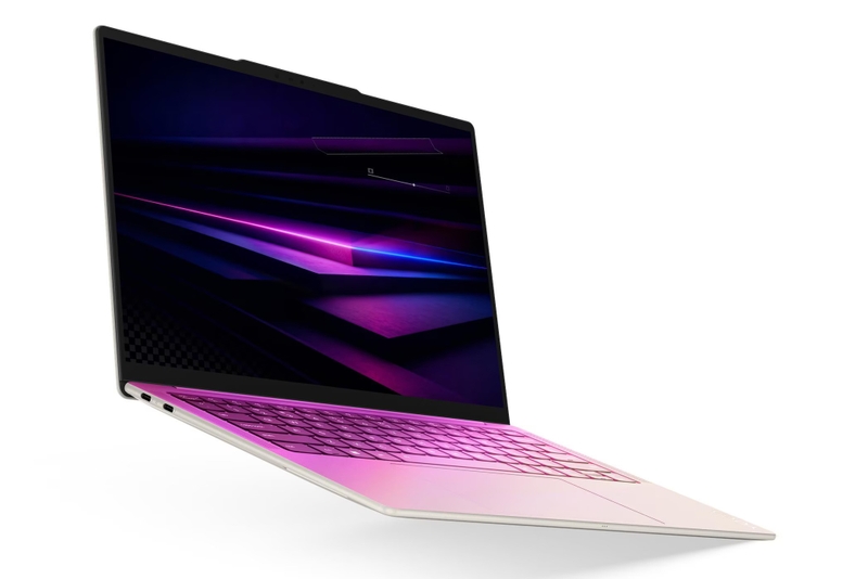 Lenovo-Yoga-Slim-7-14IPH11-gold-2.jpg