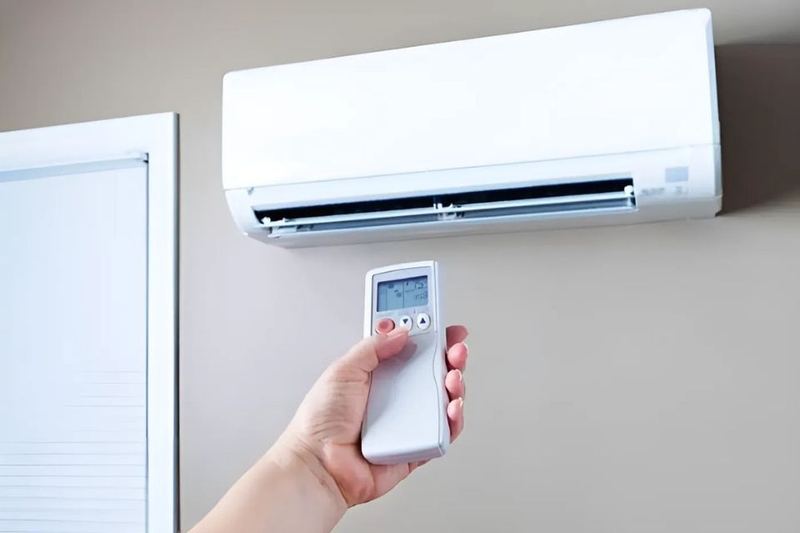 máy lạnh bị đọng sương ống đồng 1