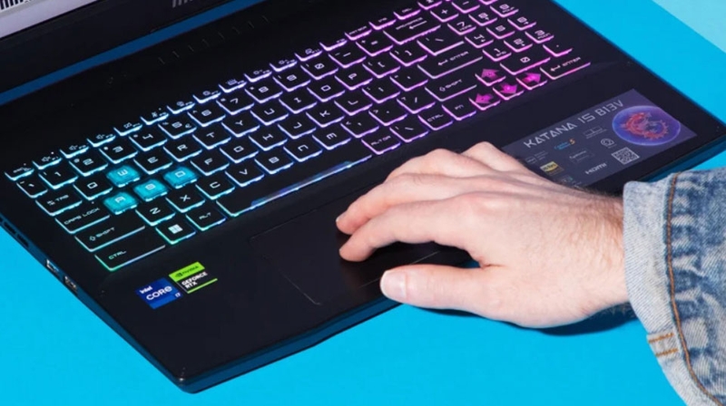 Laptop MSI Gaming Katana 15 B13UDXK i7 13620H - 02