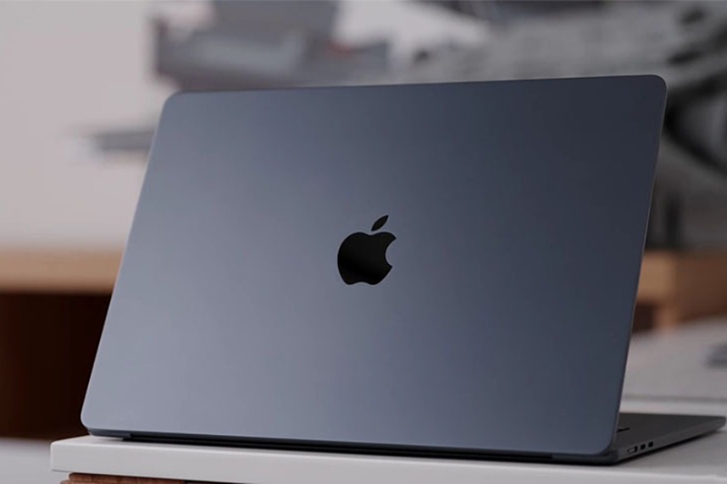 Macbook màu xám (ảnh 1)