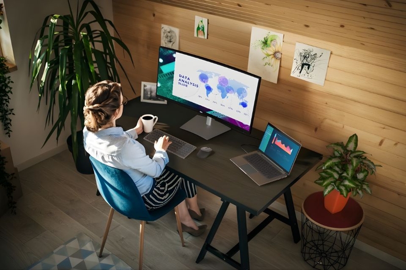 Màn hình cong 34 inch phù hợp với đối tượng nào