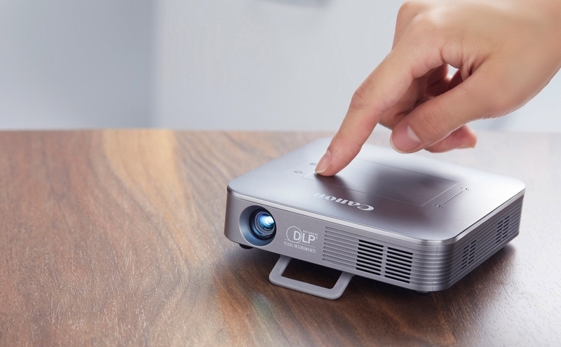 máy chiếu mini không dây 6