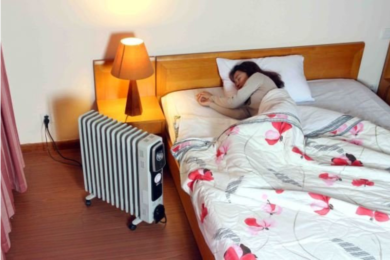 Máy phát ra tiếng ồn lớn khi hoạt động