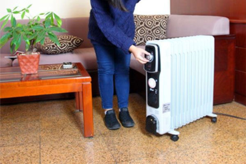 Máy sưởi có mùi lạ