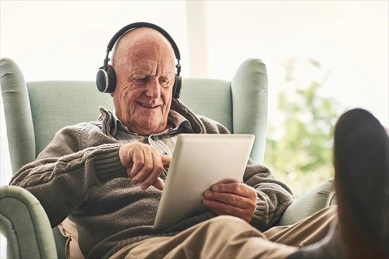 Máy tính bảng pin trâu cho người lớn tuổi ảnh 1