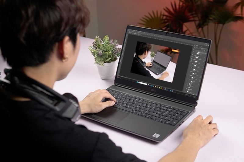 Nên chọn Dell Precision 7550 hay Dell Precision 7560