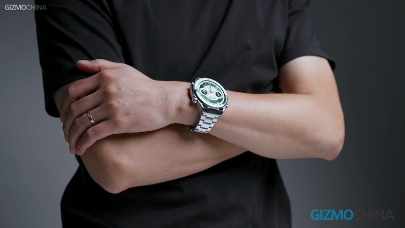 Nên chọn mua Huawei Watch hay Apple Watch h1.png