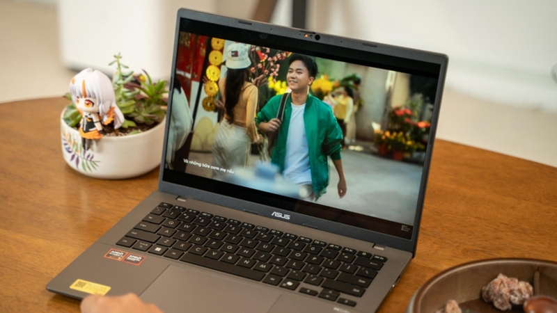 Nên mua ASUS Zenbook hay Vivobook v2.jpg