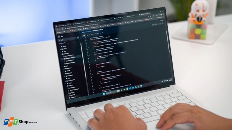 Nên mua ASUS Zenbook hay Vivobook z3.jpg