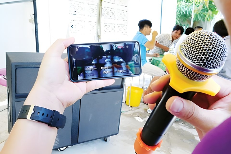 Nhu cầu tìm app phá sóng karaoke