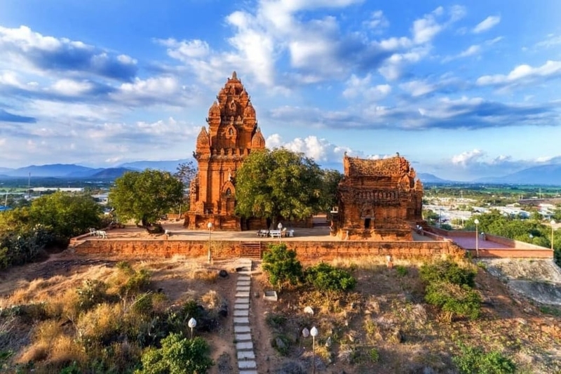 Ninh Thuận khám phá biển, đồi cát và văn hóa Chăm