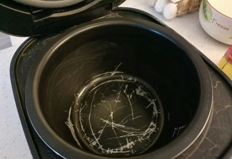 Nồi cơm điện kh&ocirc;ng nhảy n&uacute;t h&acirc;m n&oacute;ng ảnh 2