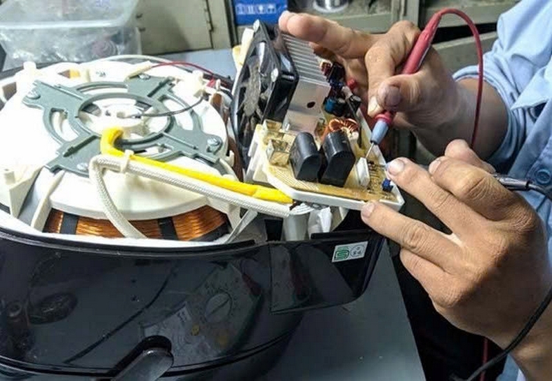 Nồi cơm điện kh&ocirc;ng nhảy n&uacute;t h&acirc;m n&oacute;ng ảnh 6