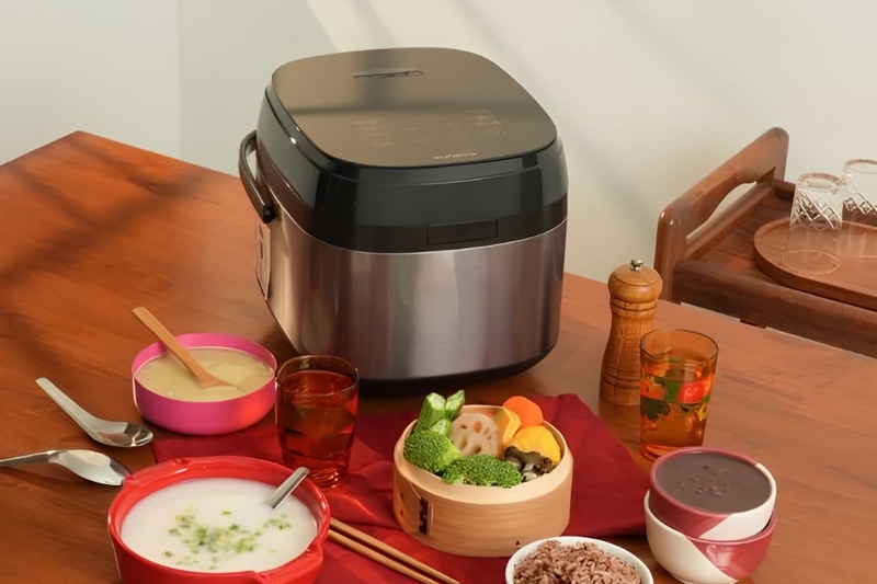 Nồi cơm điện tử Cuckoo 1.8 lít CR-1051F/BKBKCRCKV