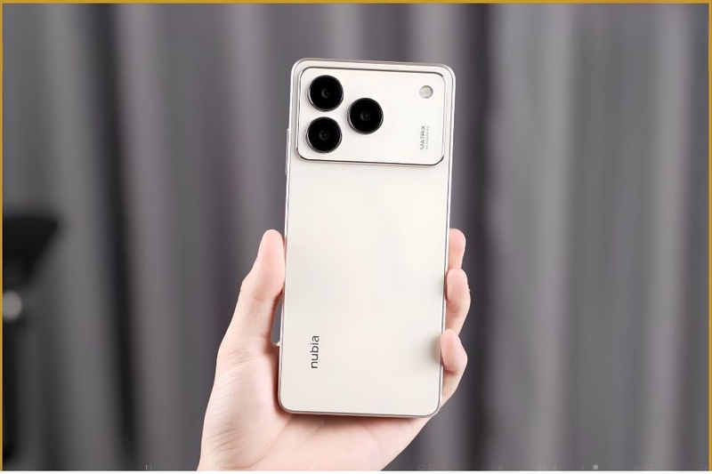 Nubia A76