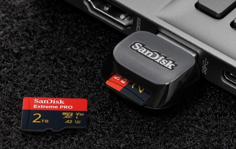 PC có chỗ cắm thẻ nhớ không ảnh 2