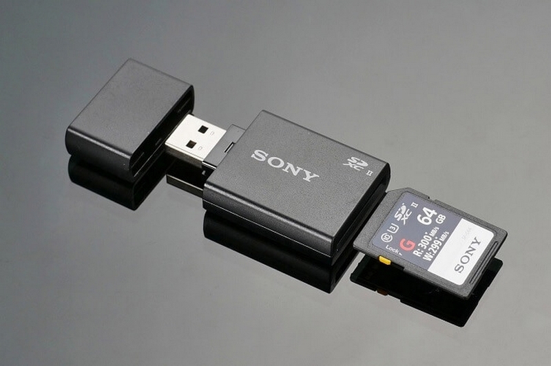 PC có chỗ cắm thẻ nhớ không ảnh 5