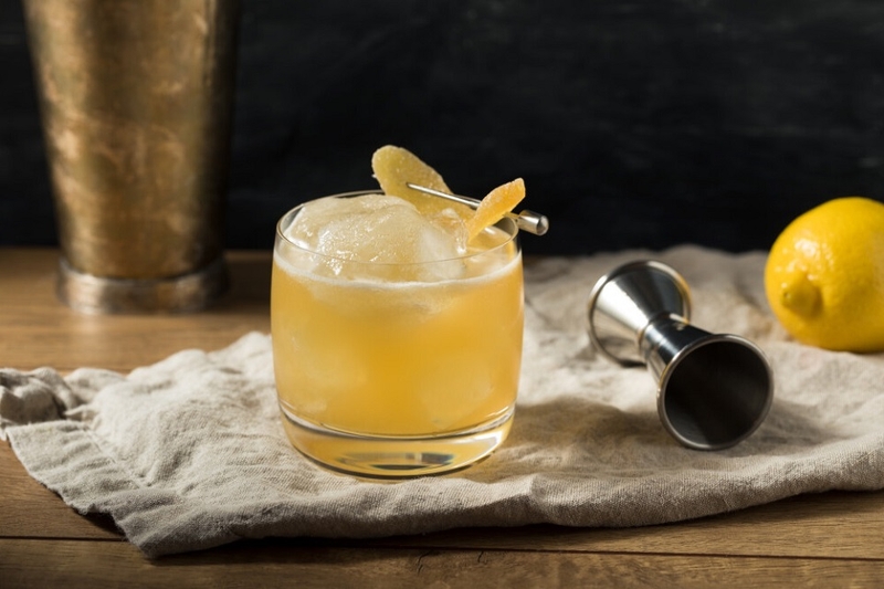 Cách pha chế một ly Cocktail Penicillin