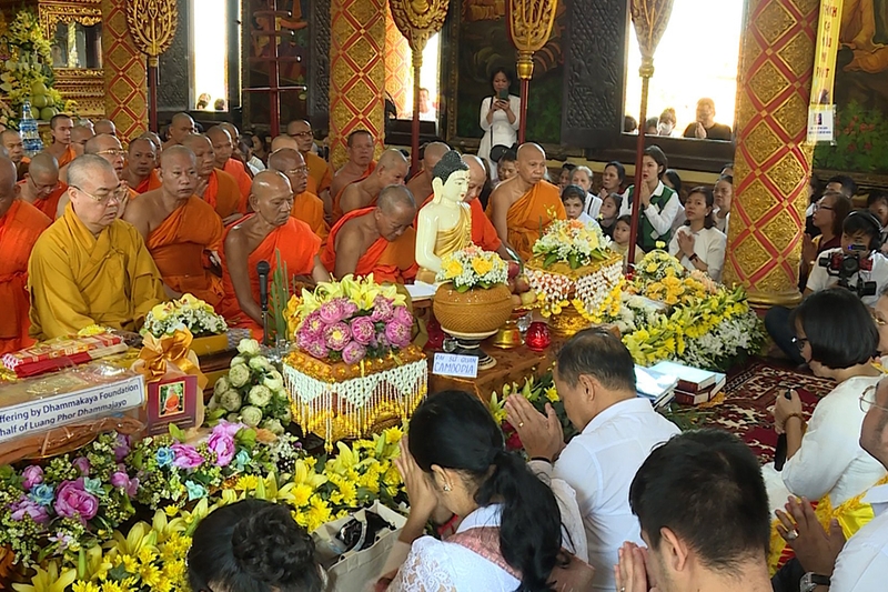 Đi chùa, dâng hương, cầu nguyện