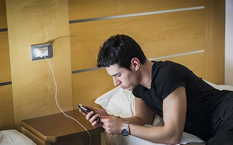 Sạc pin điện thoại đúng cách ảnh 5