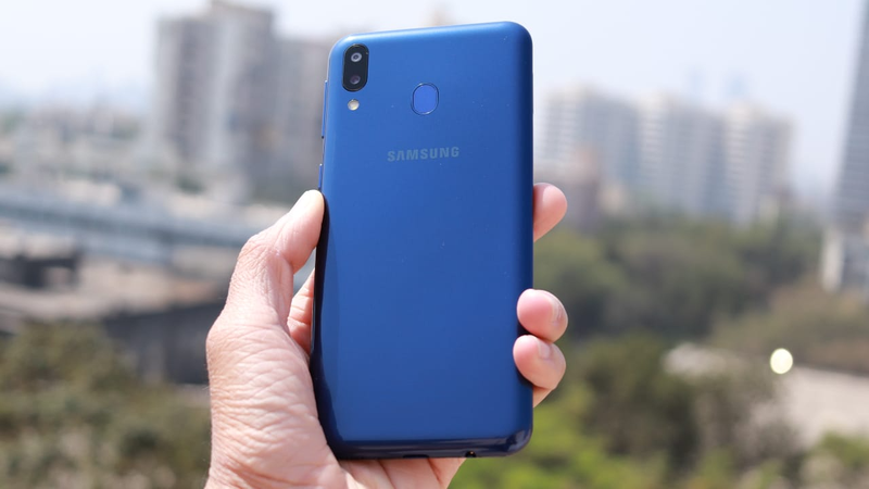 Đánh giá Samsung M20 - hình 2