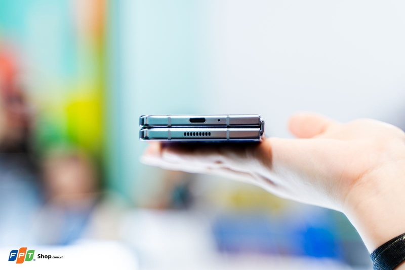Samsung-galaxy-fold-5-tren-tay-5.jpg