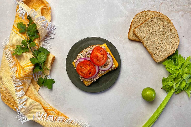 Sandwich cá ngừ - 05