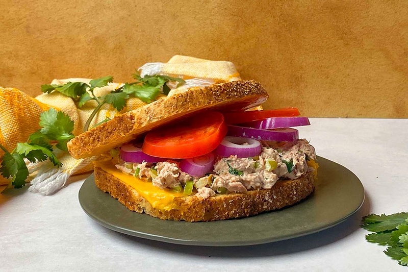 Sandwich cá ngừ - 04