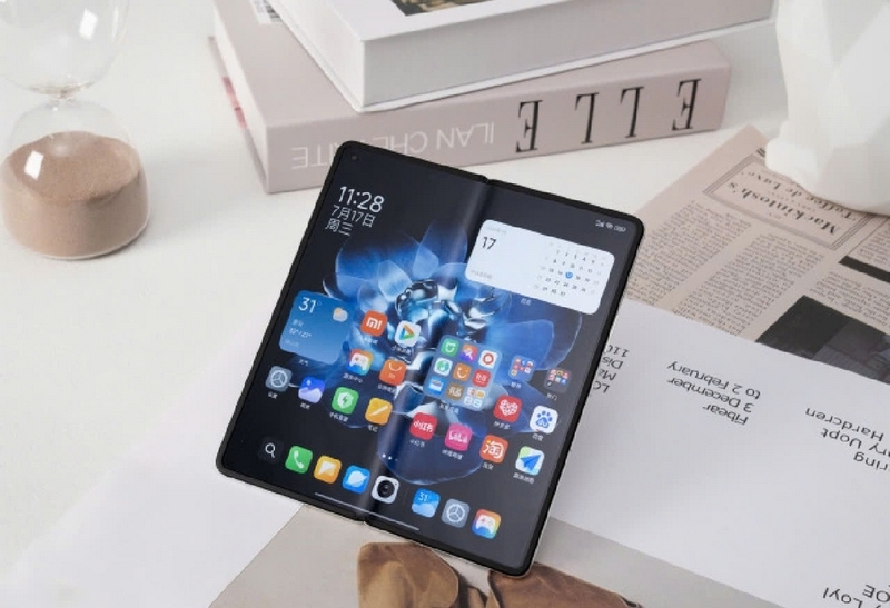 Smartphone có ngoại hình độc đáo nhất ảnh 4
