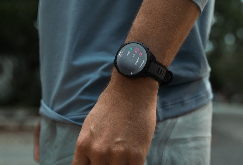 So sánh Garmin Forerunner 165 và 255 ảnh 3