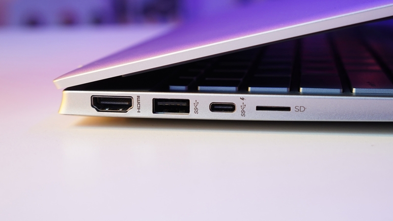 So sánh MacBook và laptop Windows 7.jpg