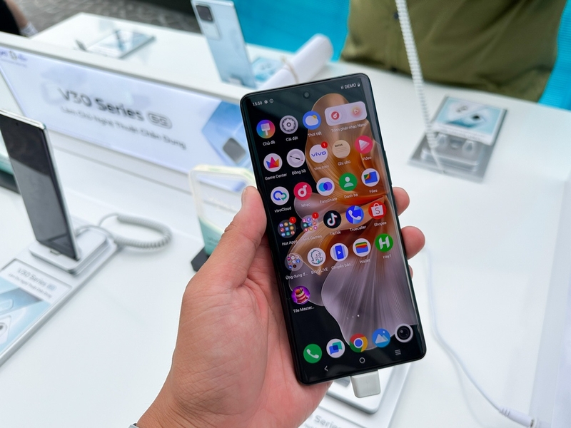 So sánh Samsung Galaxy A56 và vivo V30E 1.jpg