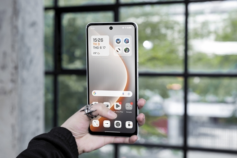 Ở khía cạnh màn hình khi so sánh Tecno Pova 7 vs Nubia Neo 3 5G