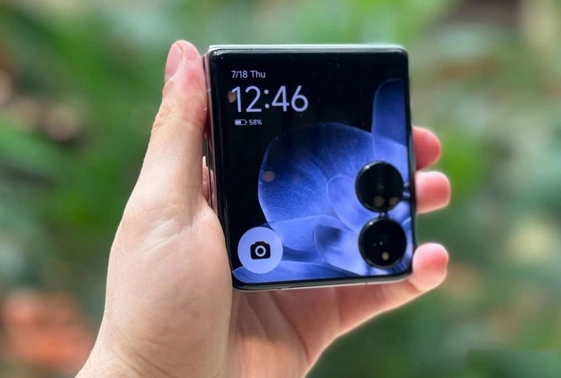 So sánh Xiaomi MIX Flip và Motorola Razr 50 Ultra ảnh 1