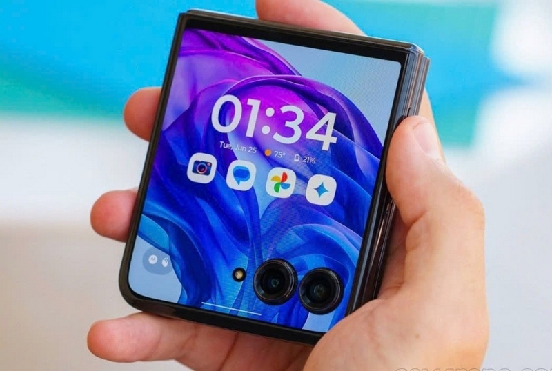 So sánh Xiaomi MIX Flip và Motorola Razr 50 Ultra ảnh 2