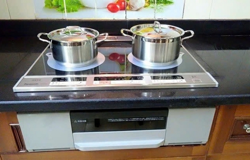 So s&aacute;nh bếp từ Bosch v&agrave; Panasonic ảnh 3