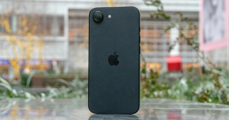 So sánh iPhone 16e và iPhone 13 62.jpg
