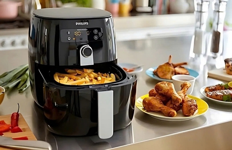 So s&aacute;nh nồi chi&ecirc;n kh&ocirc;ng dầu Cosori v&agrave; Philips ảnh 4